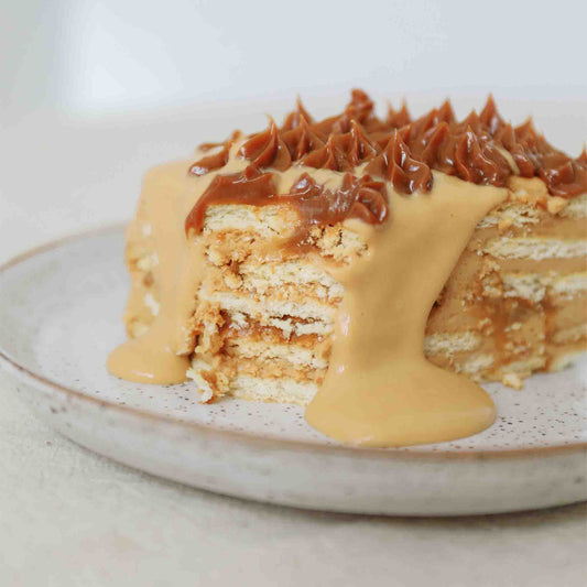 Dulce de leche bite serve in a plate